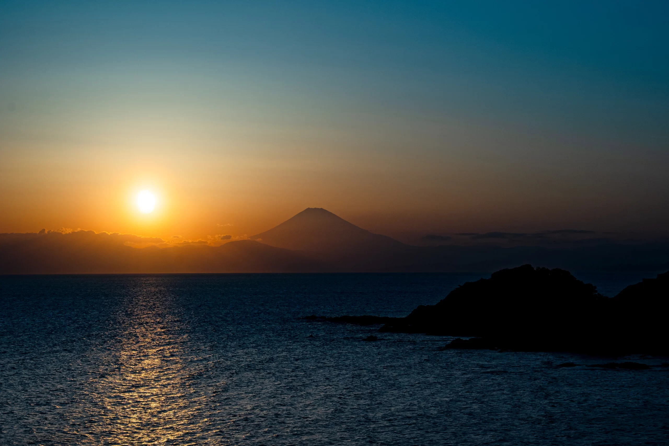 ソレイユの丘で絶景の夕日を眺める