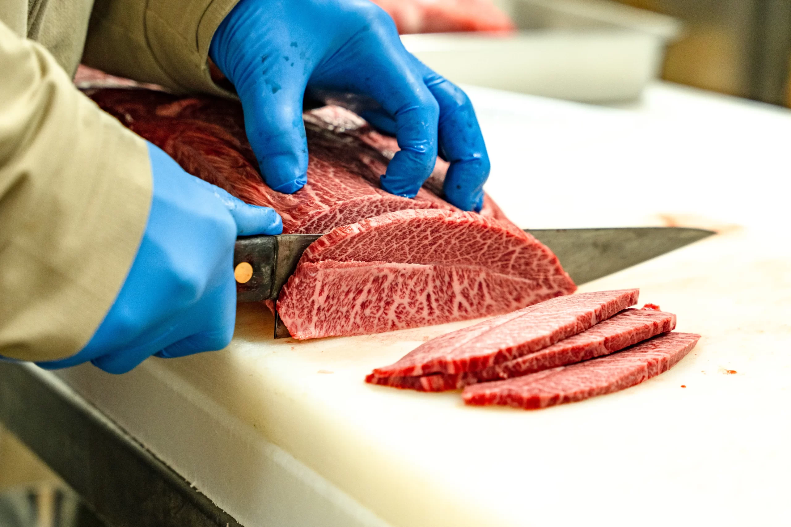 バーベキューの買い出しは地元の名物店へ「浅間ミート」で絶品のお肉をゲット