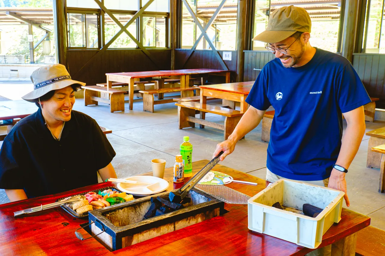 青川峡バーベキュープランで炭火焼を味わう