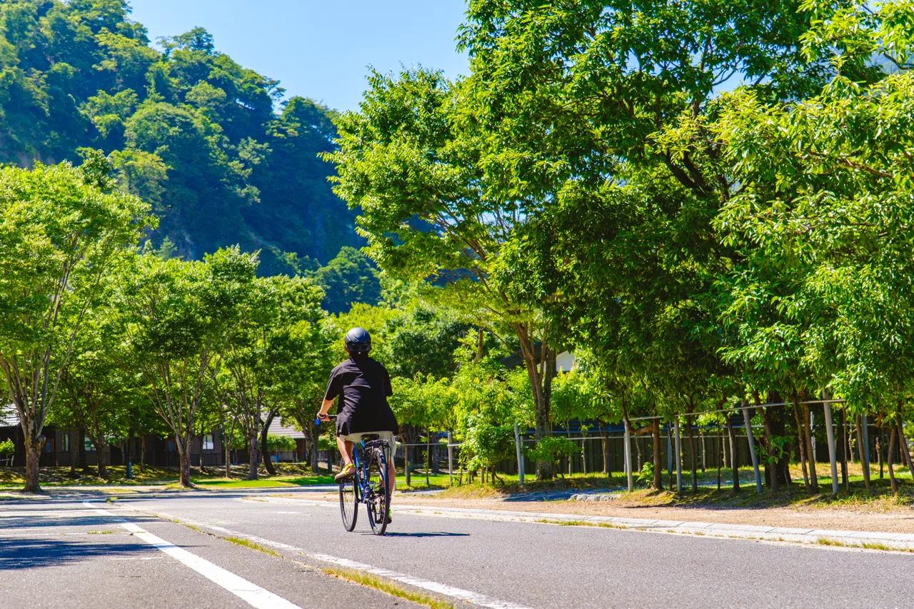 サイクリングでキャンプ場を散策